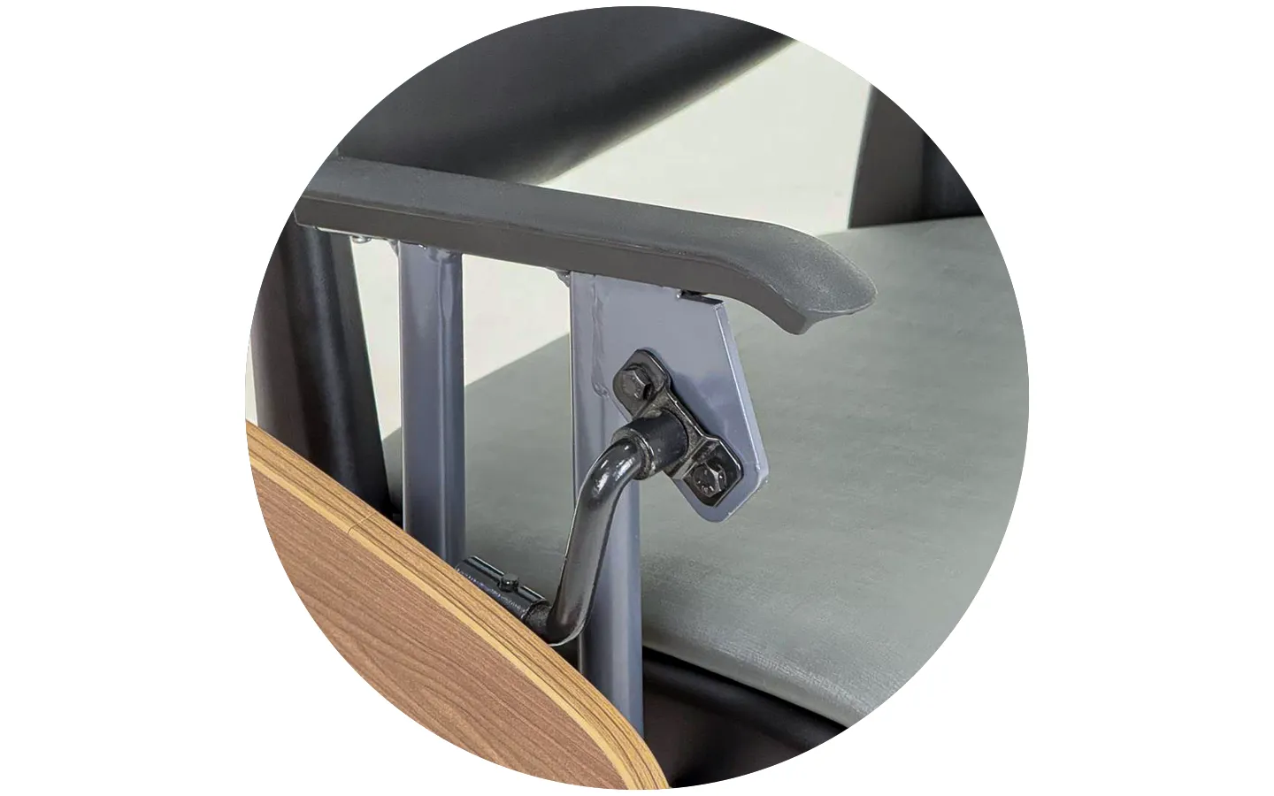 Praticidade com a prancheta escamotevel